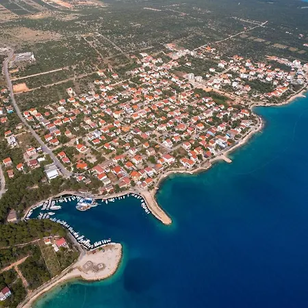 With A Parking Space Mandre, Pag - 16836 Apartament