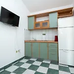 With Parking Space Mandre, Pag - 16836 公寓 曼德雷