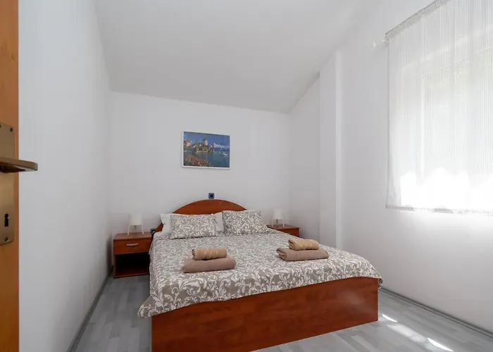 Apartman With Parking Space Mandre, Pag - 16836